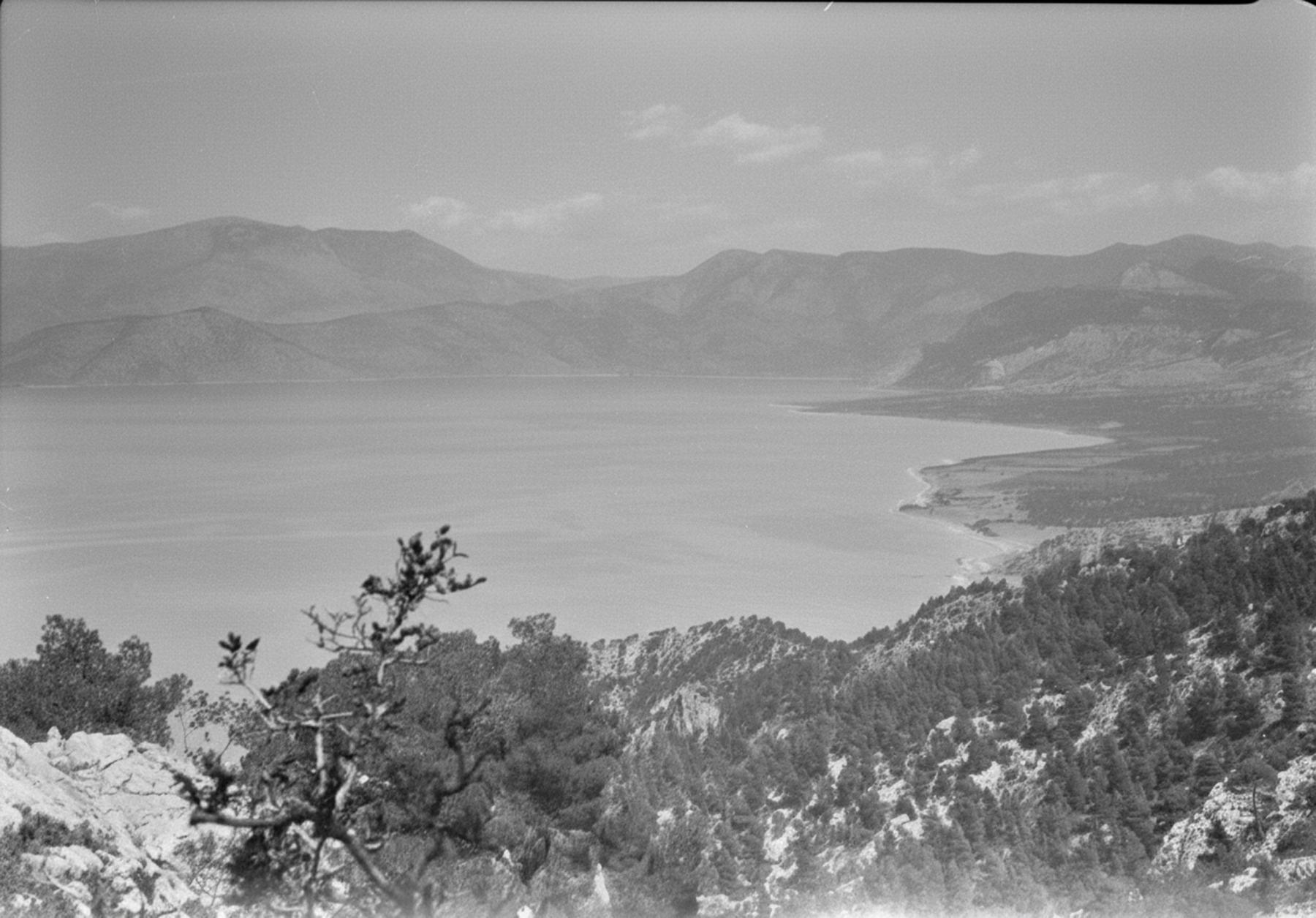 Κόλποι των Παγέων με τον Κιθαιρώνα