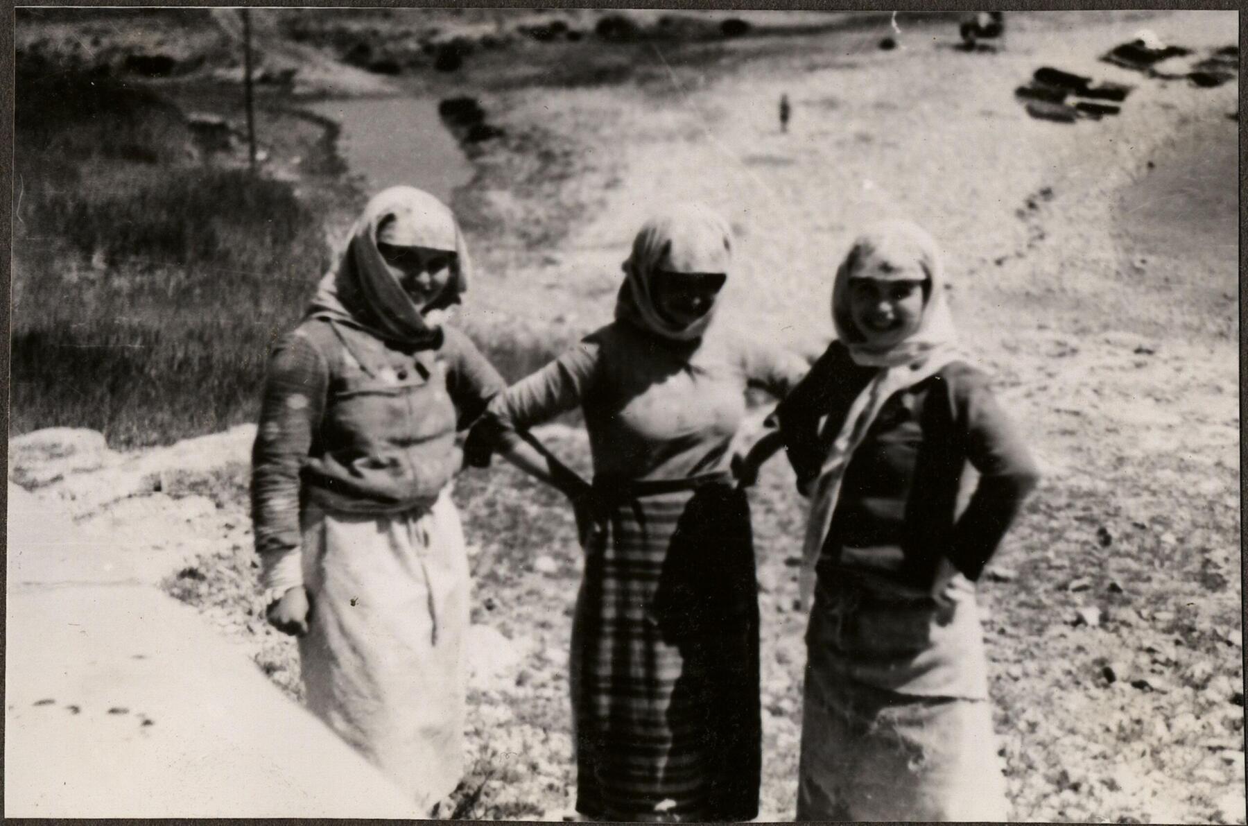 Μέγαρα. Τρεις γυναίκες